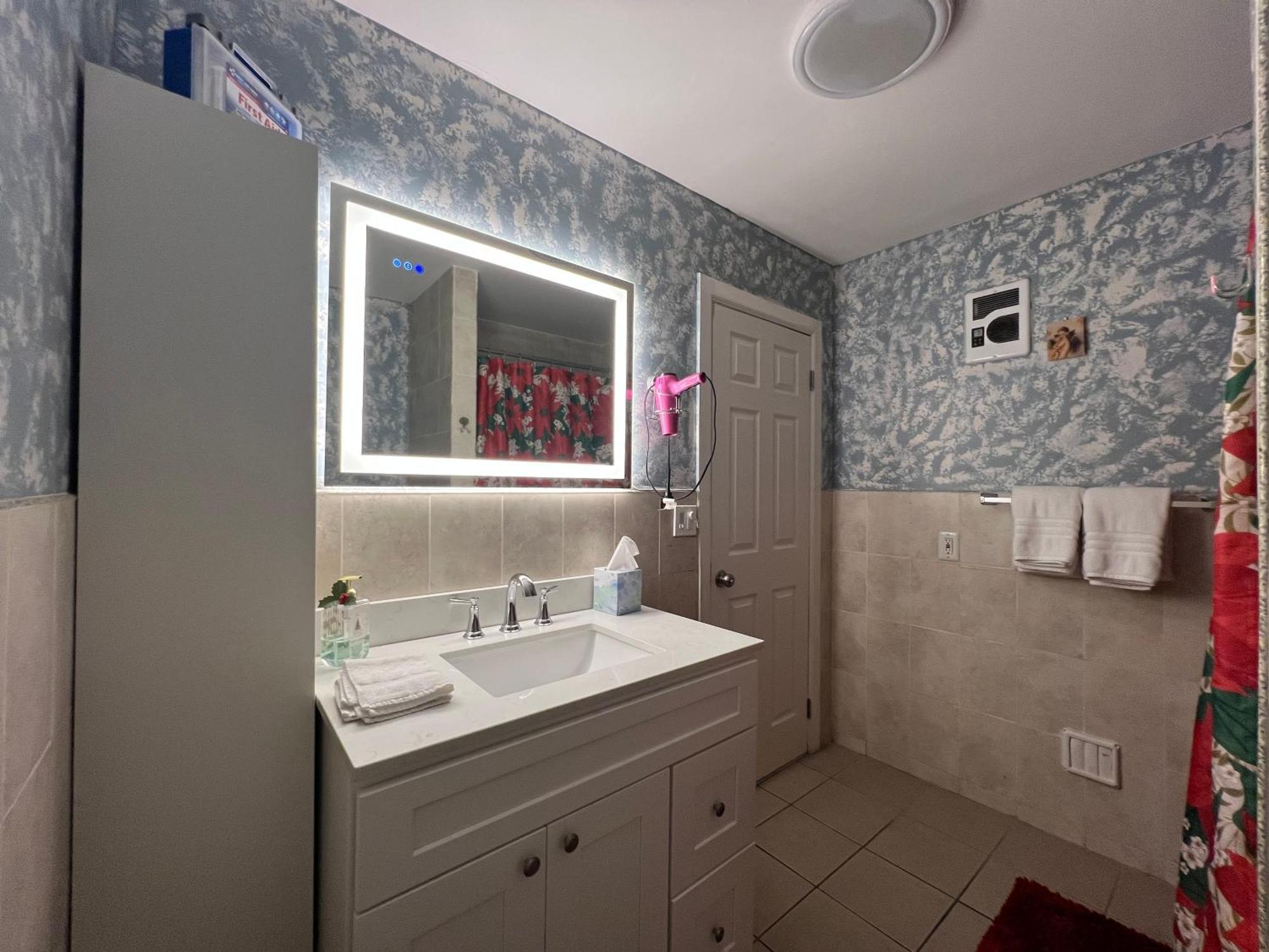 3 Bedrooms In 2Nd Floor Modern Brooklyn Home, Close To J Train New York Bagian luar foto