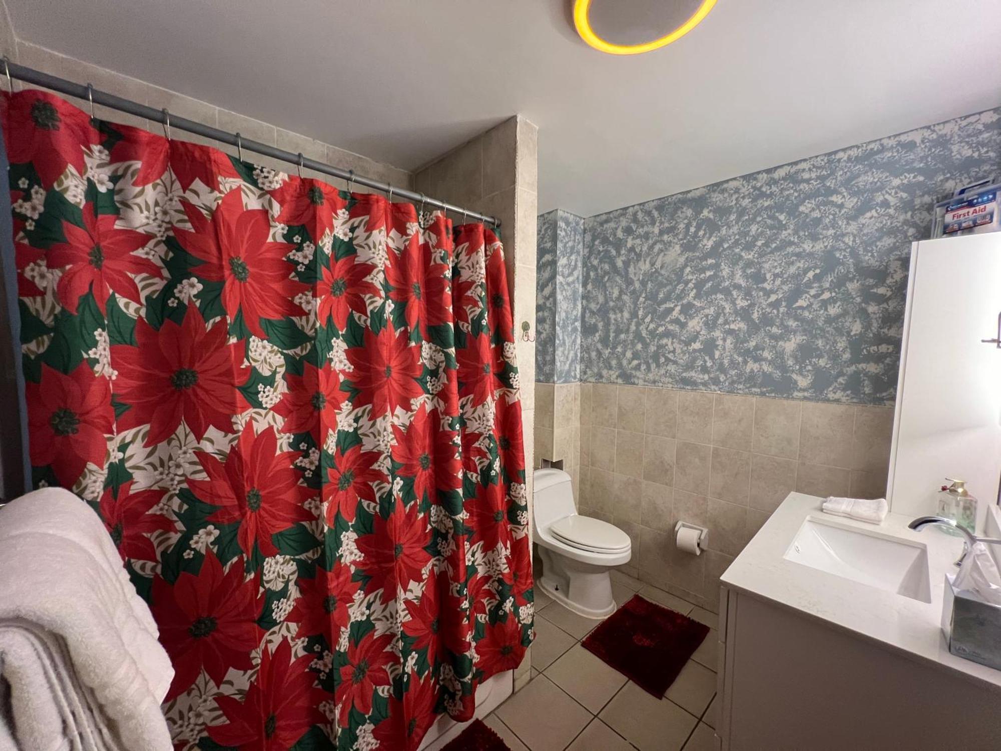3 Bedrooms In 2Nd Floor Modern Brooklyn Home, Close To J Train New York Bagian luar foto